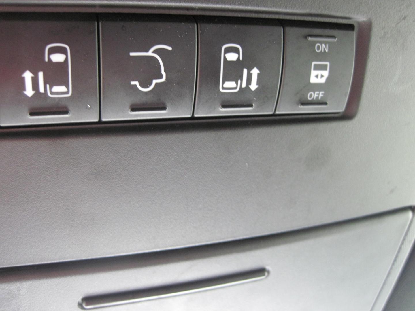 2019 silver /black Dodge Grand Caravan SXT (2C4RDGCG8KR) , located at 9530 Old Seward Highway, Anchorage, AK, 99515, (907) 349-3343, 61.134140, -149.865570 - Photo#19